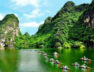 Thuê xe đi Bái Đính - Tràng An